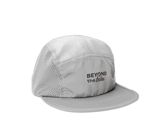 Topi Beyond the Miles Putih
